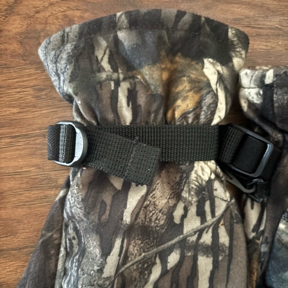 Columbia Camouflage Gloves - Picture 3 of 5